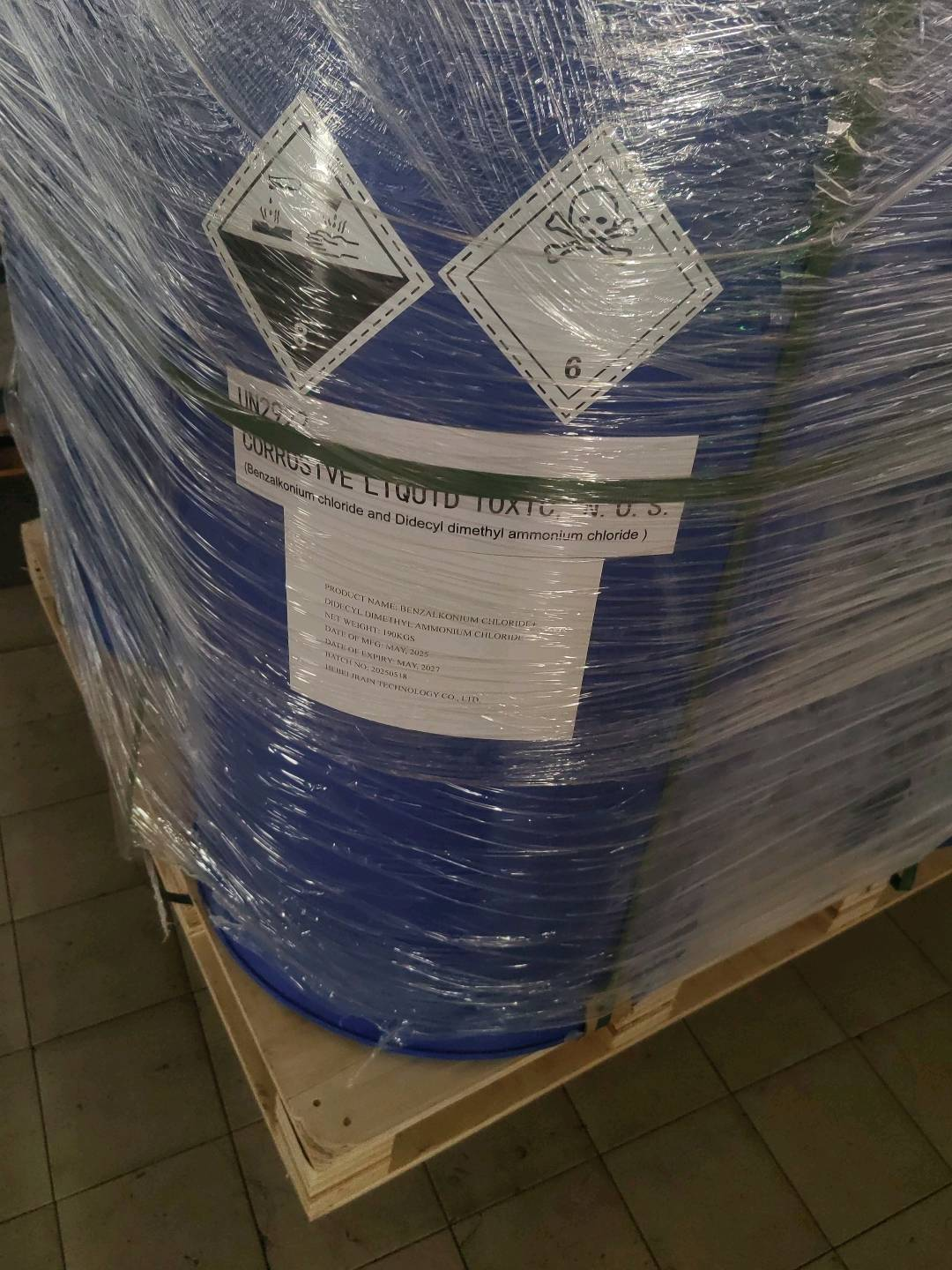 Benzalkonium chloride + didechyl Ammonium chloride